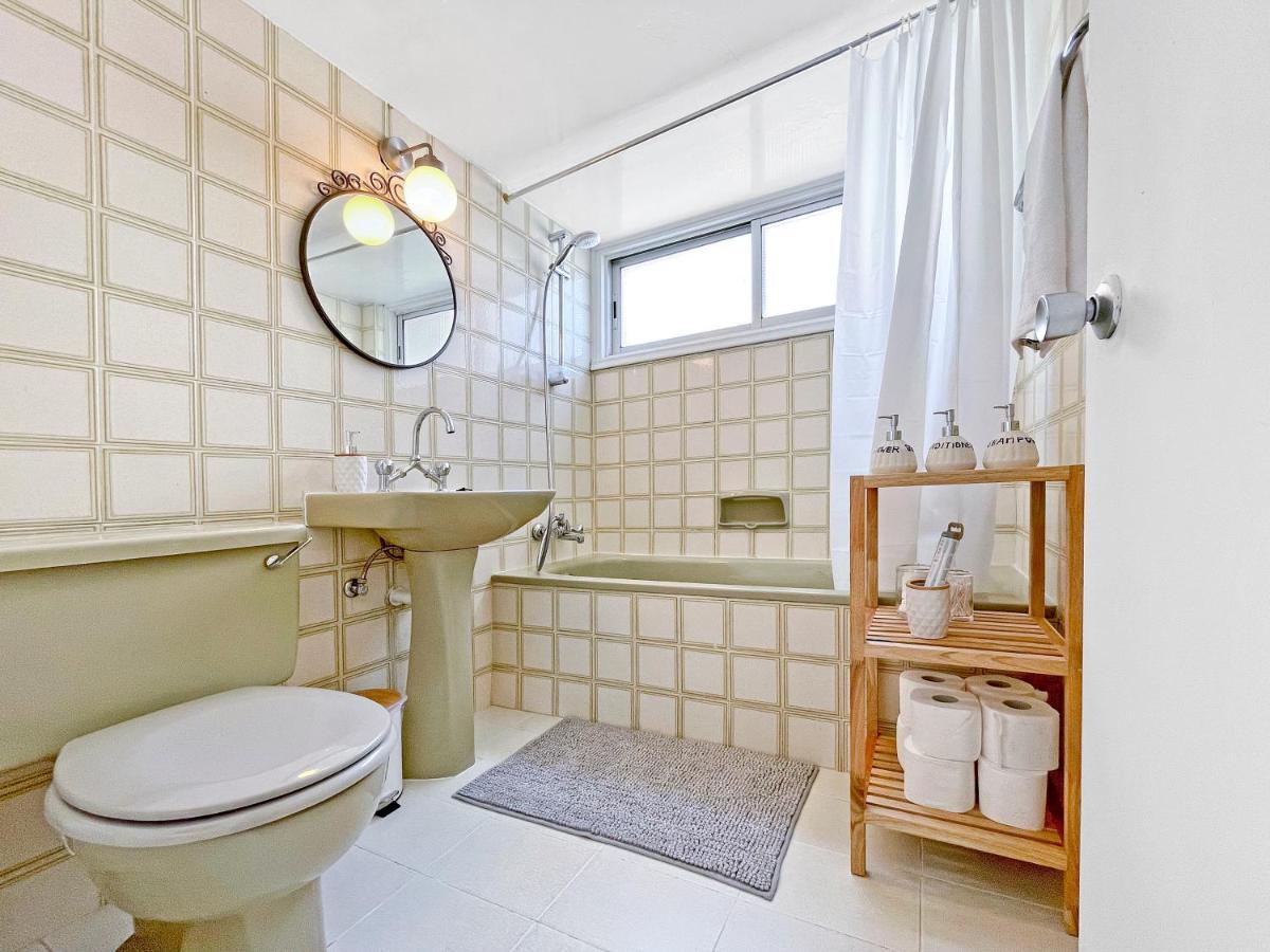 2Br Seafront Apt In City Center With Community Pool Larnaka Exterior foto