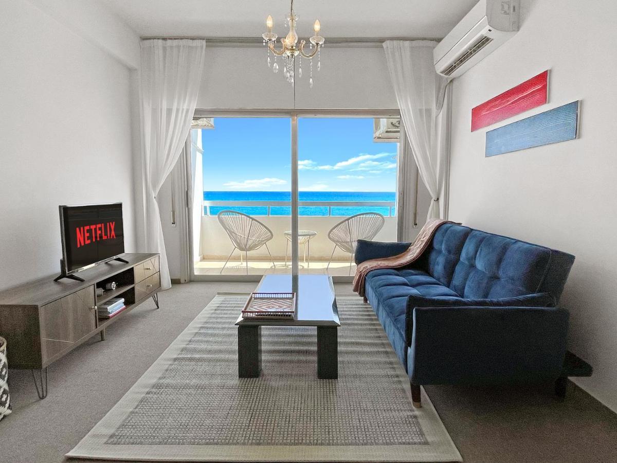 2Br Seafront Apt In City Center With Community Pool Larnaka Exterior foto